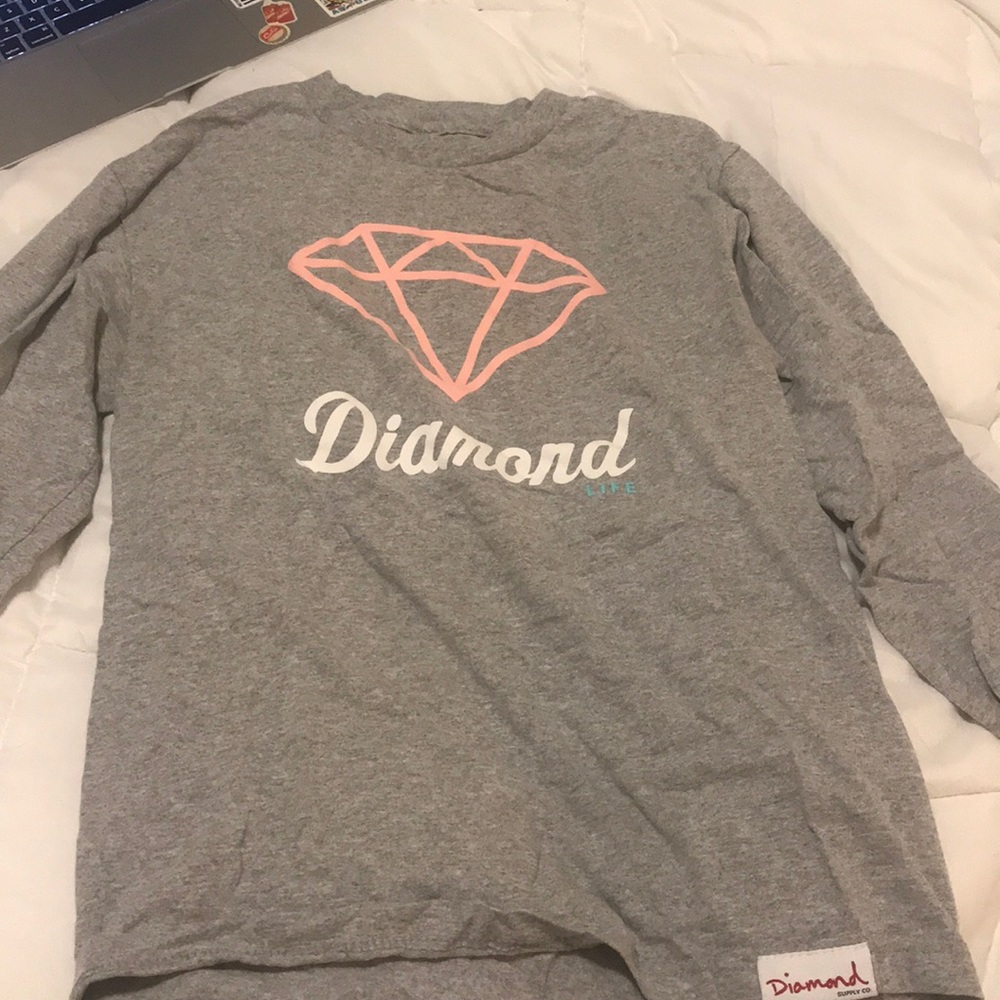 grey diamond crewneck